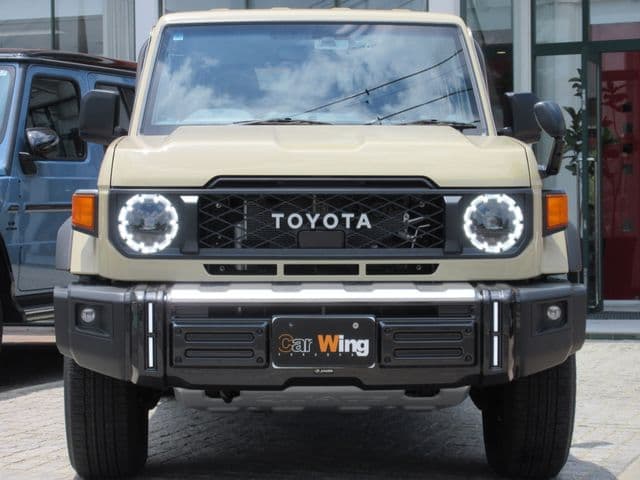Car thumbnail 3