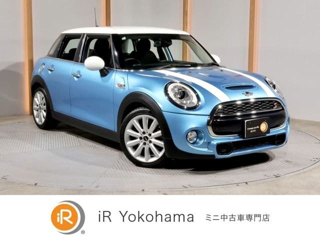 Car image 1