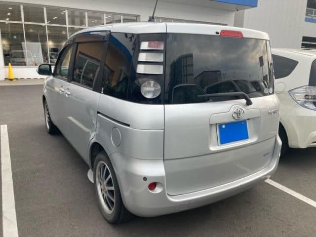 Car thumbnail 4