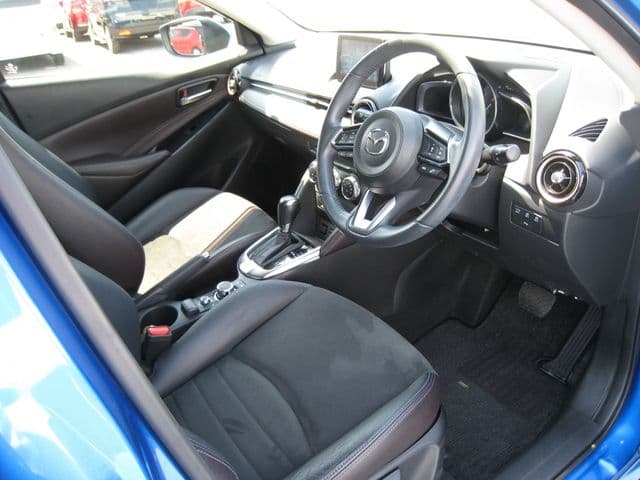 Car thumbnail 2