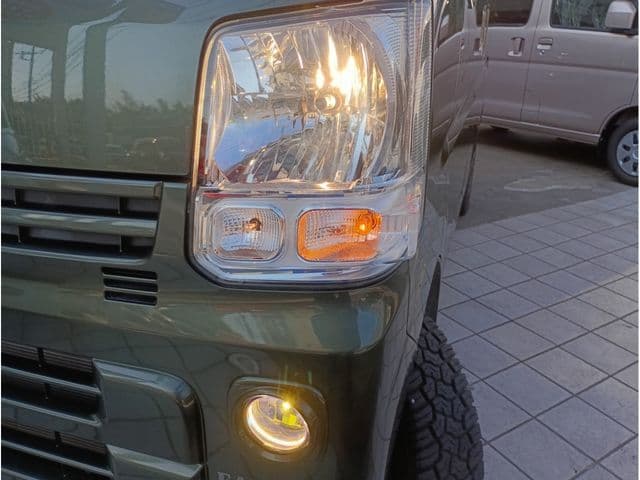 Car thumbnail 3