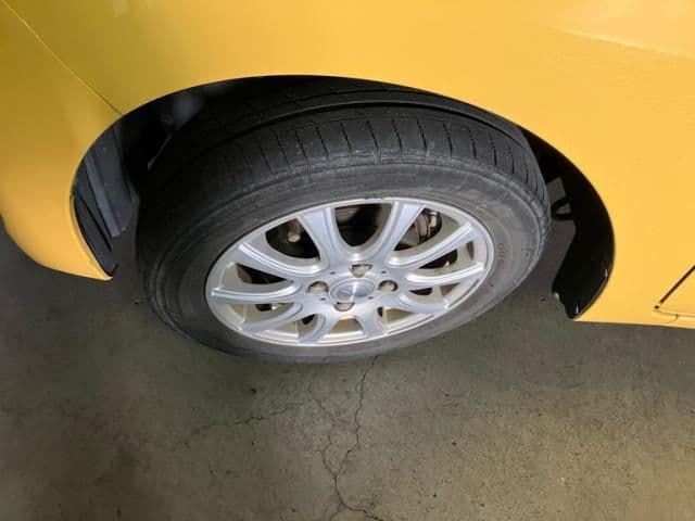 Car thumbnail 3