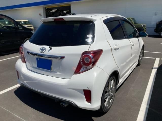 Car thumbnail 4