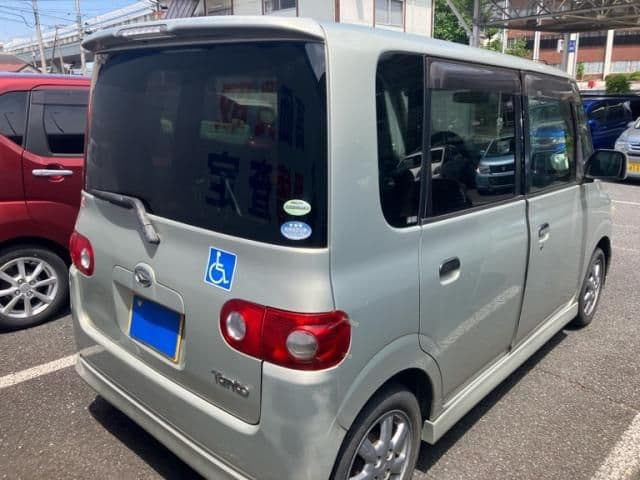Car thumbnail 4