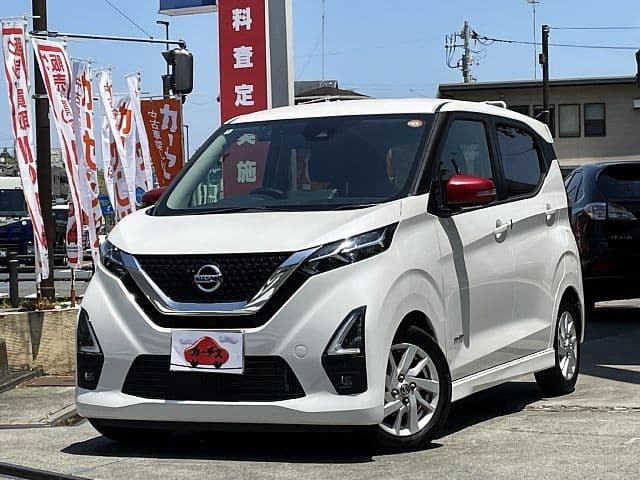NISSAN