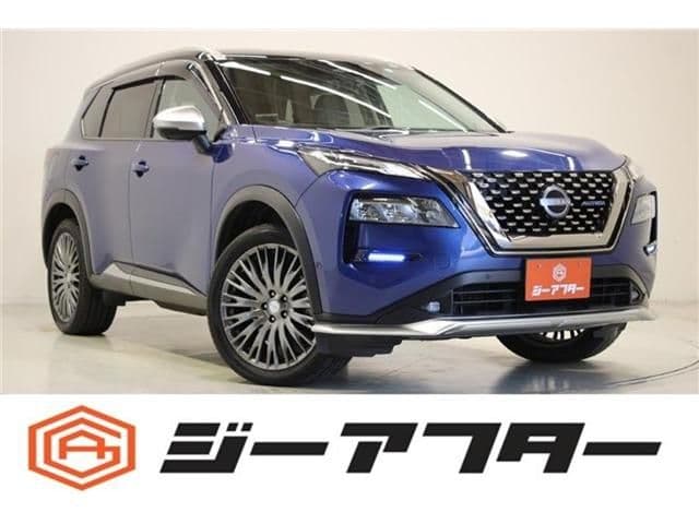 NISSAN