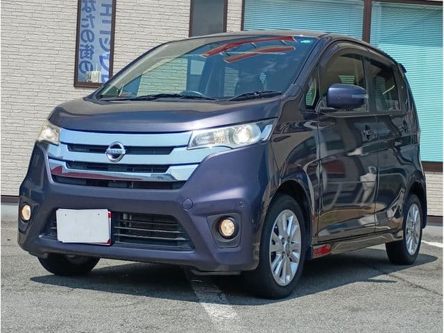 NISSAN