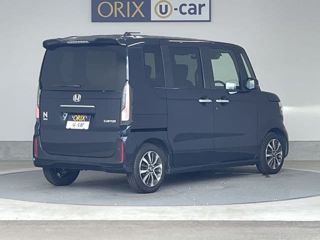 Car thumbnail 3