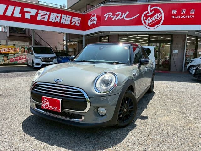 Car image 1