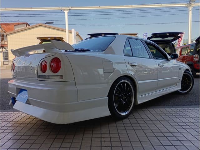 Car thumbnail 3