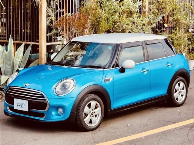 Car image 1