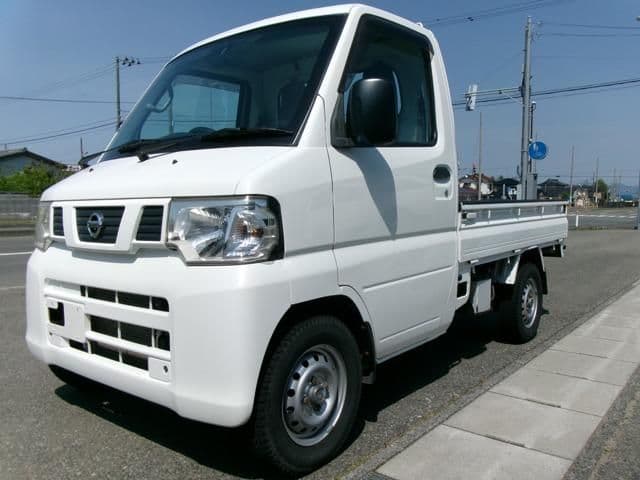 NISSAN NT100 CLIPPER 4WD