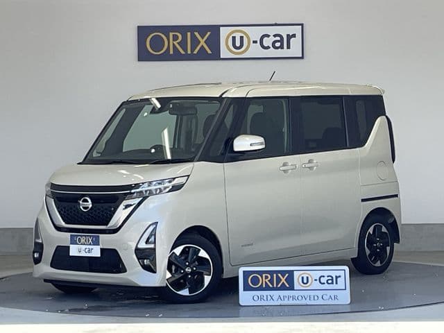 NISSAN