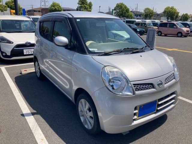 NISSAN