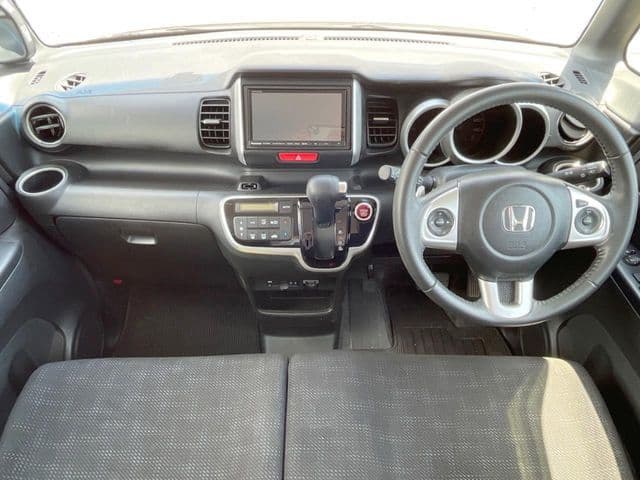 Car thumbnail 2