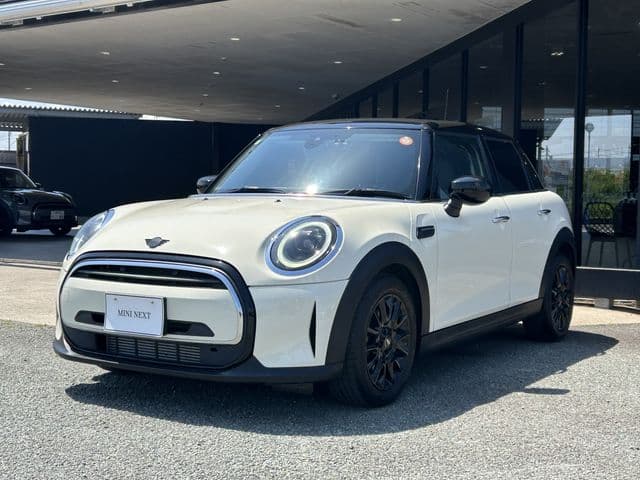Car image 1