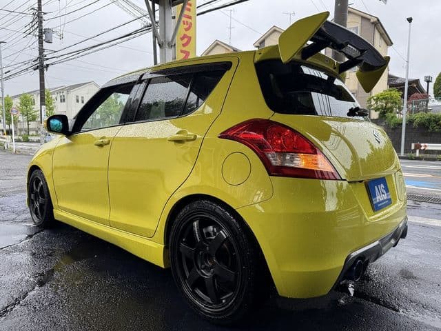 Car thumbnail 3
