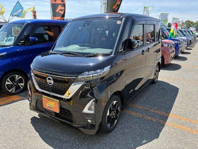 NISSAN