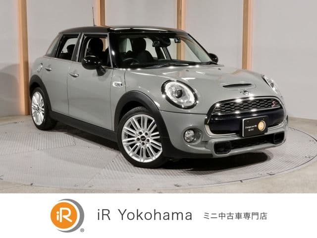 Car image 1