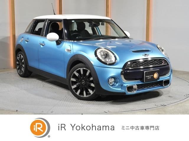 Car image 1