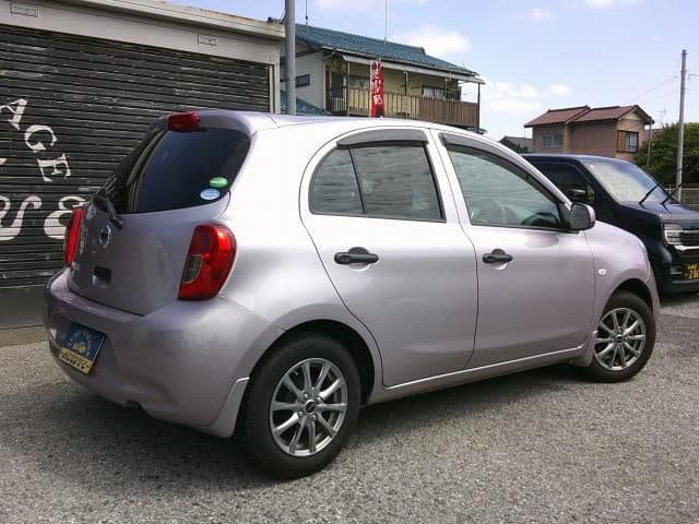 Car thumbnail 4