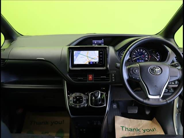 Car thumbnail 3