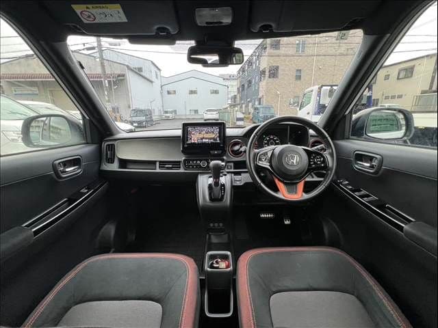 Car thumbnail 3