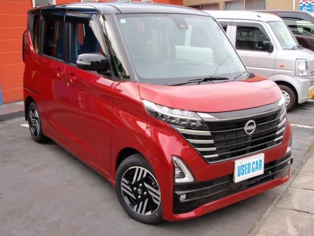 NISSAN