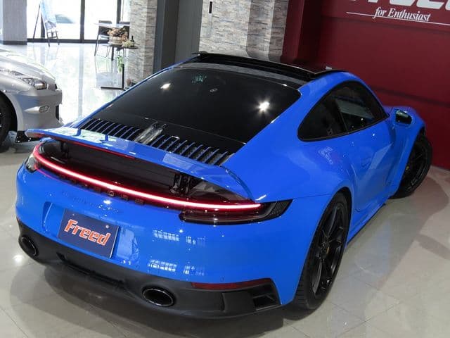 Car thumbnail 3