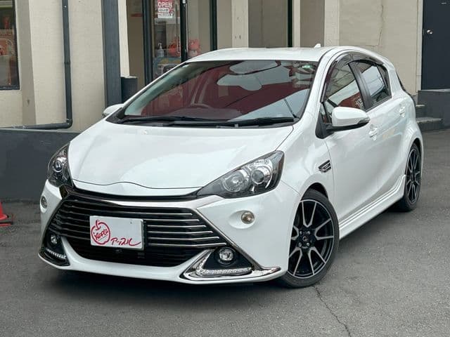 Car image 1