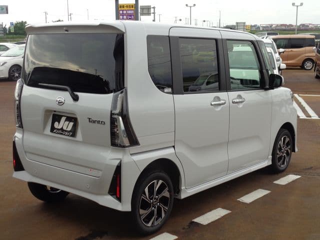 Car thumbnail 3