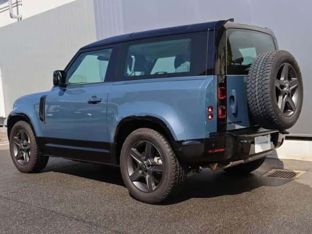 Car thumbnail 3