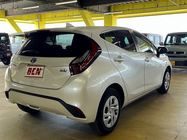 Car thumbnail 3