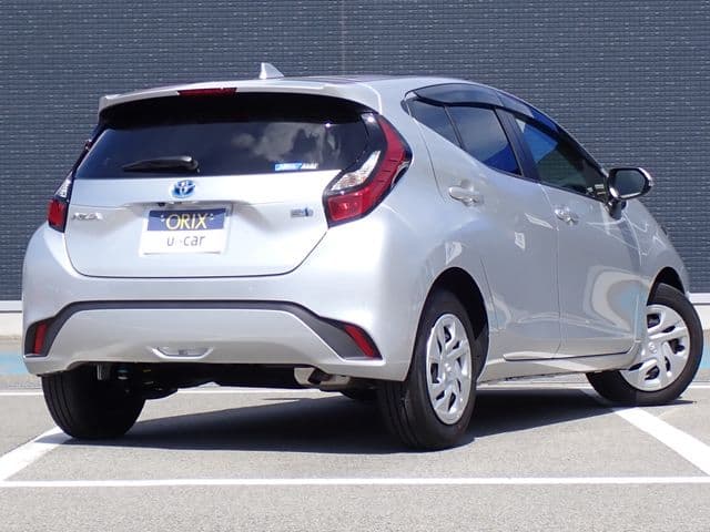 Car thumbnail 3