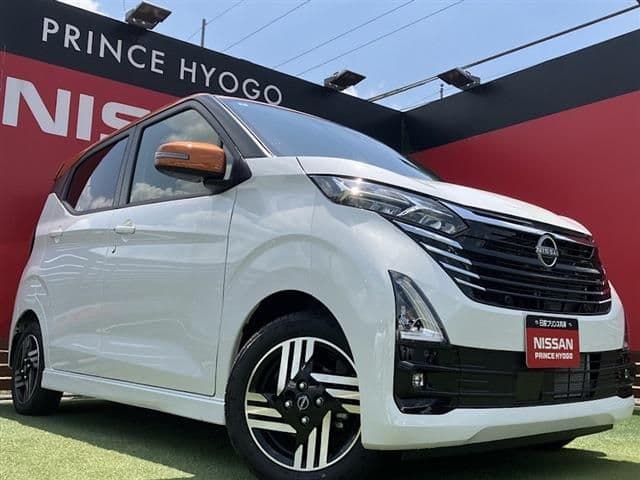 NISSAN