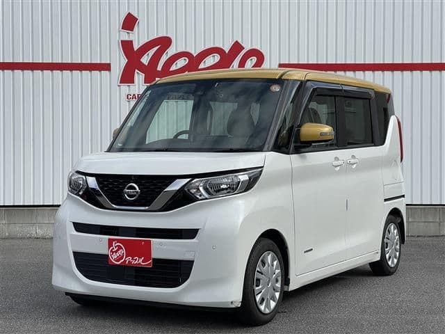 NISSAN