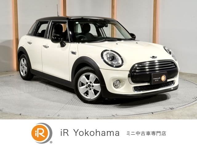 Car image 1