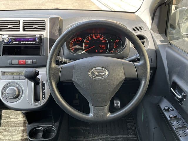 Car thumbnail 4