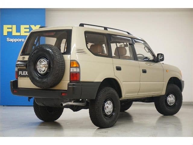 Car thumbnail 3