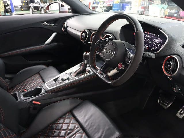 Car thumbnail 4