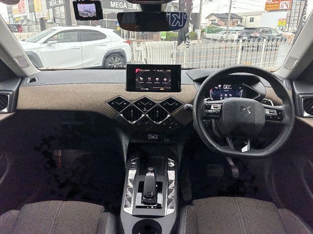 Car thumbnail 3