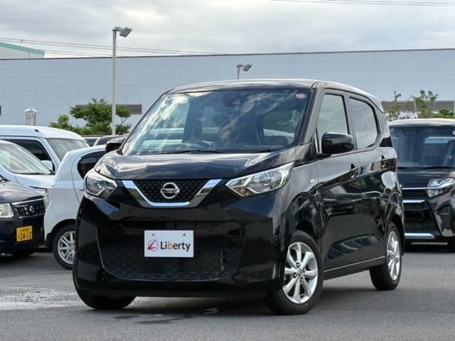 NISSAN