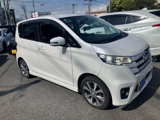 NISSAN