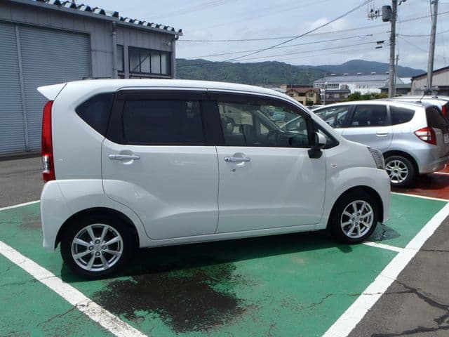 Car thumbnail 4