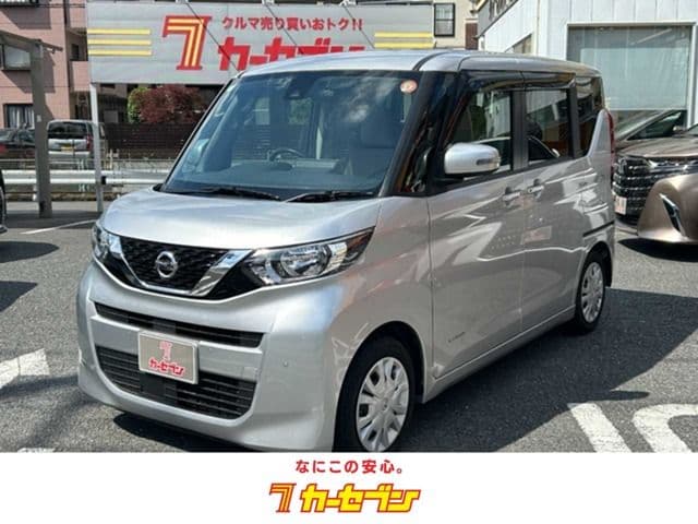 NISSAN