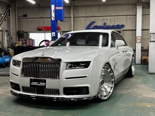ROLLS-ROYCE
