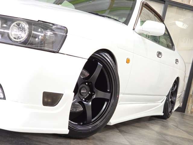 Car thumbnail 3