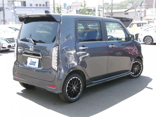 Car thumbnail 4