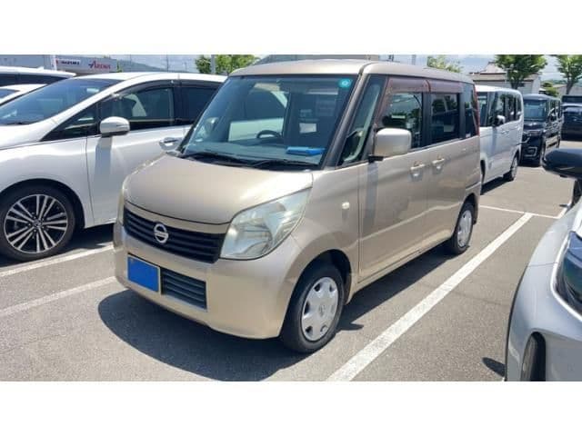 NISSAN
