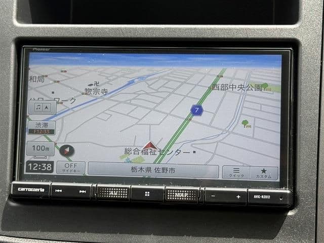 Car thumbnail 3